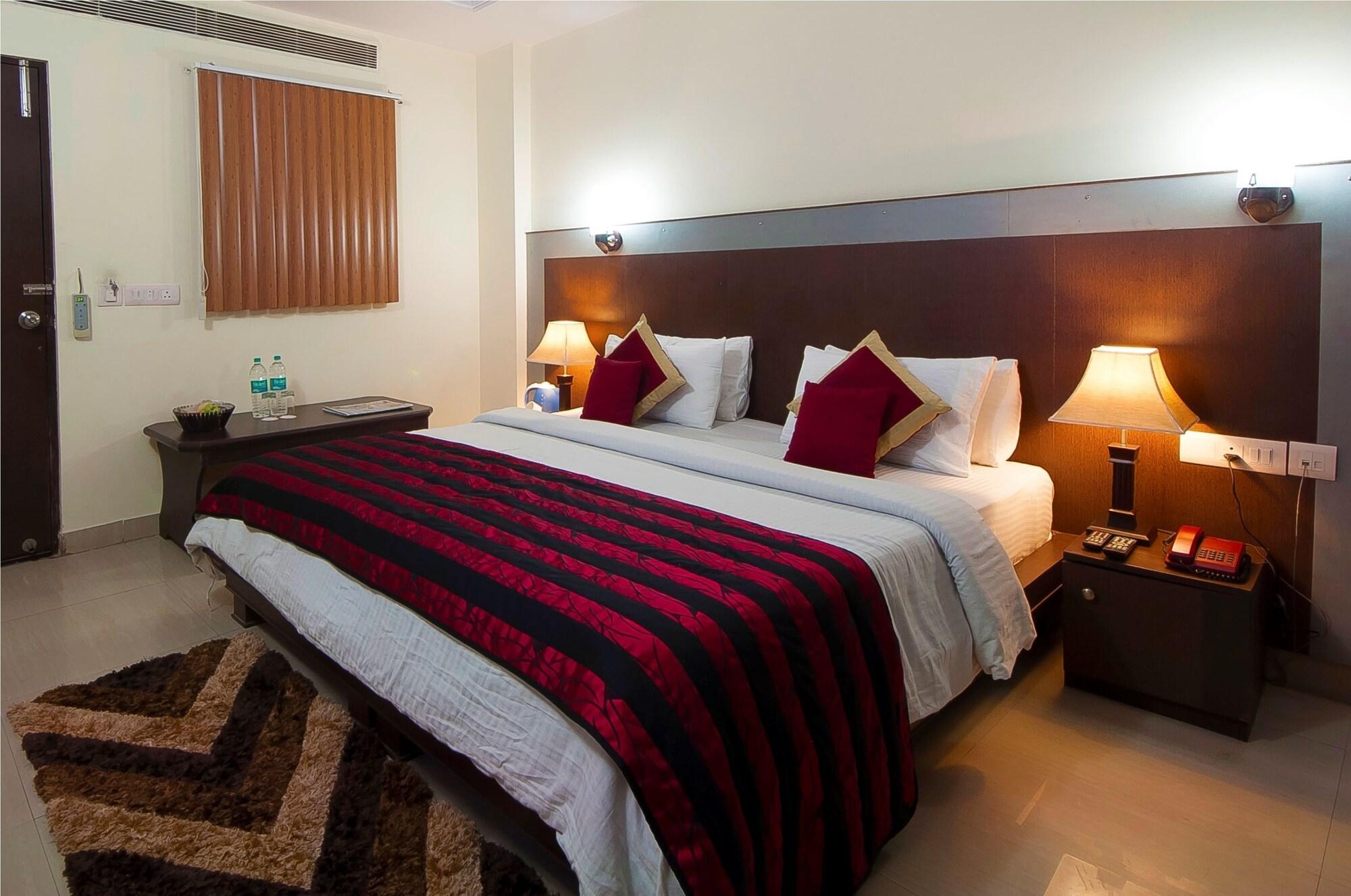 Airport Hotel Vishal Residency Ню Делхи Екстериор снимка