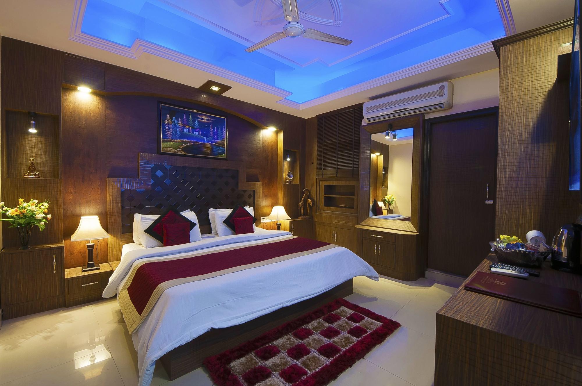 Airport Hotel Vishal Residency Ню Делхи Екстериор снимка