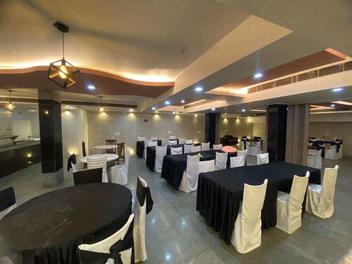Airport Hotel Vishal Residency Ню Делхи Екстериор снимка