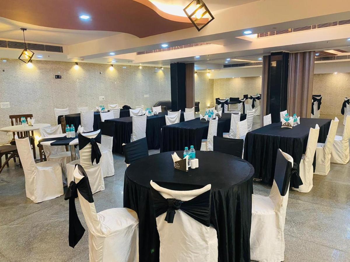 Airport Hotel Vishal Residency Ню Делхи Екстериор снимка