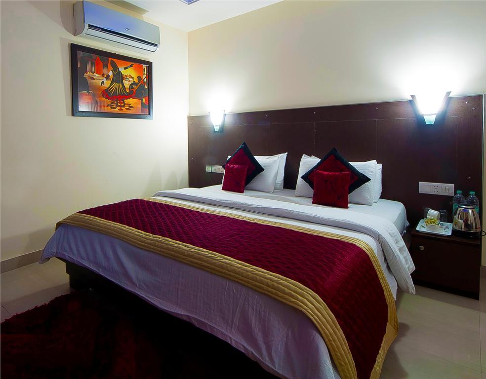 Airport Hotel Vishal Residency Ню Делхи Екстериор снимка