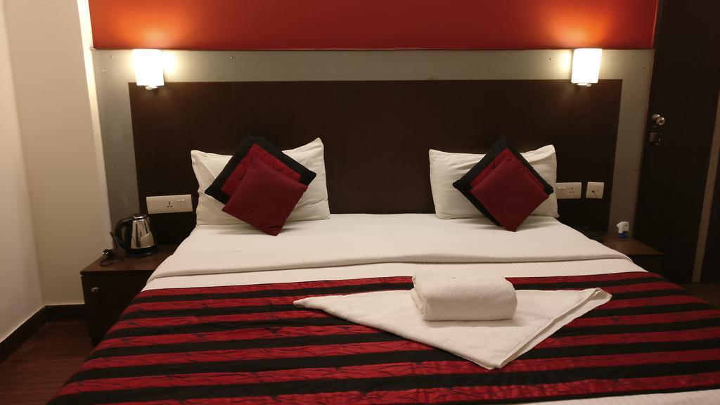 Airport Hotel Vishal Residency Ню Делхи Екстериор снимка