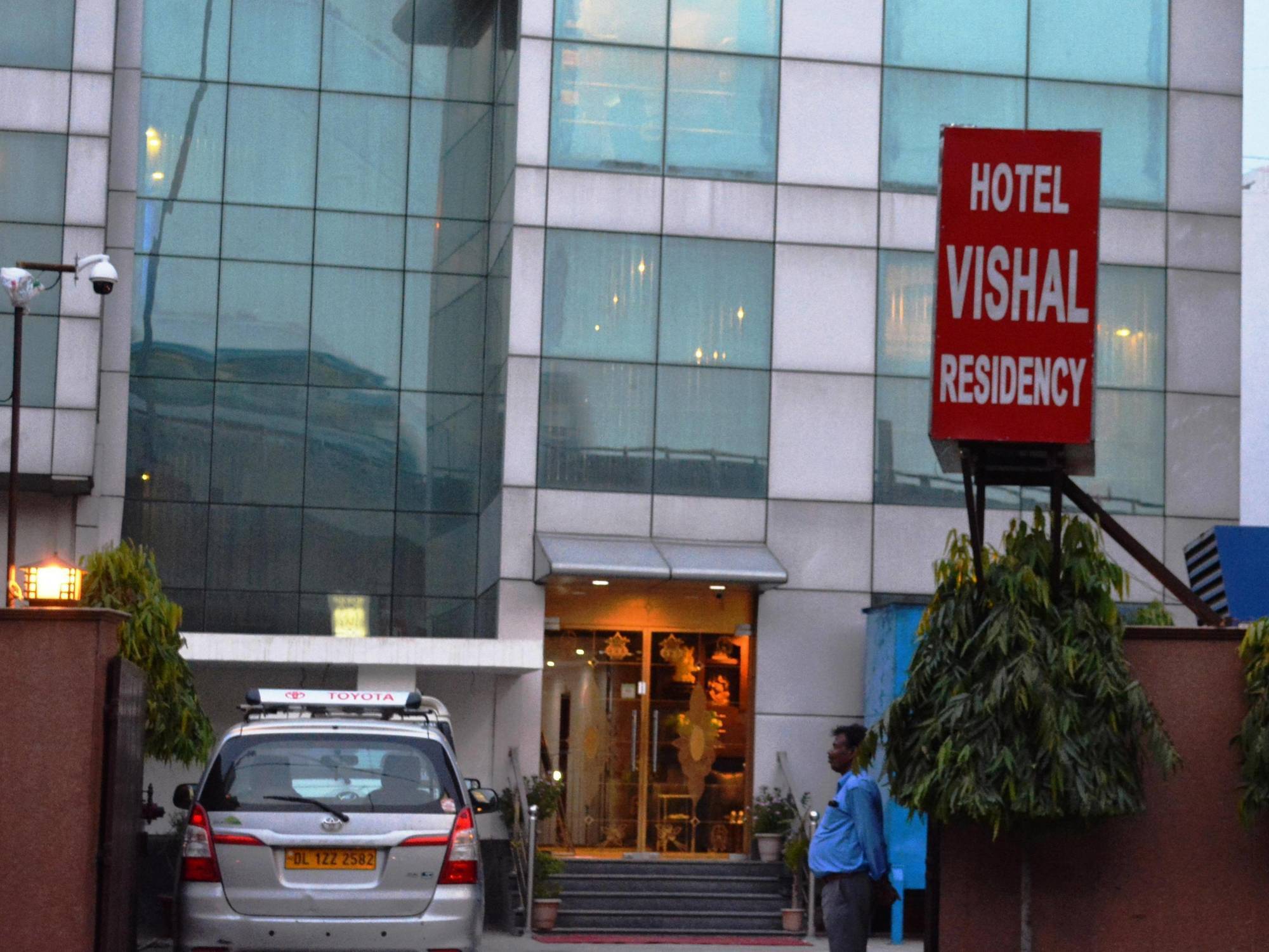 Airport Hotel Vishal Residency Ню Делхи Екстериор снимка