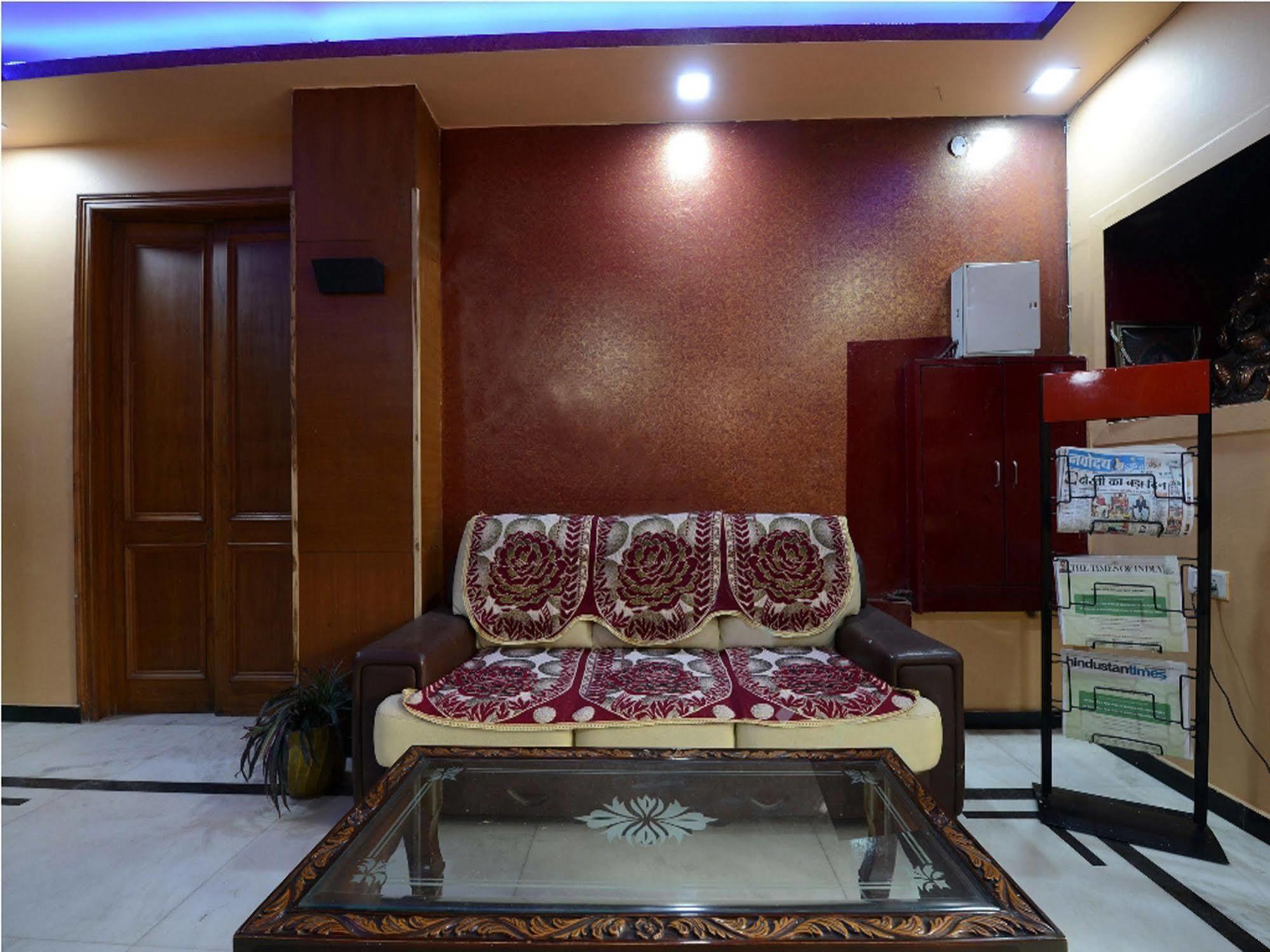 Airport Hotel Vishal Residency Ню Делхи Екстериор снимка