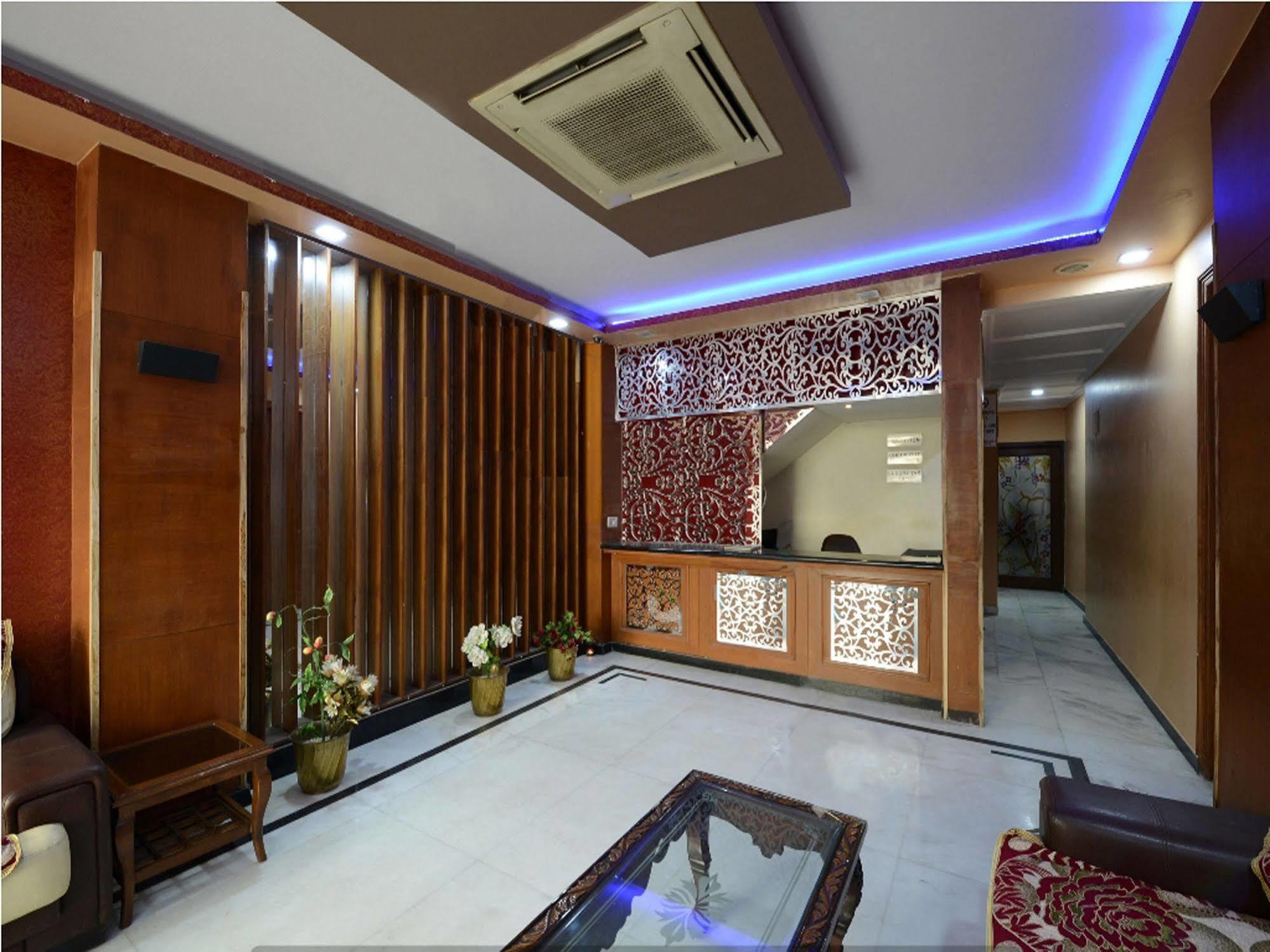 Airport Hotel Vishal Residency Ню Делхи Екстериор снимка