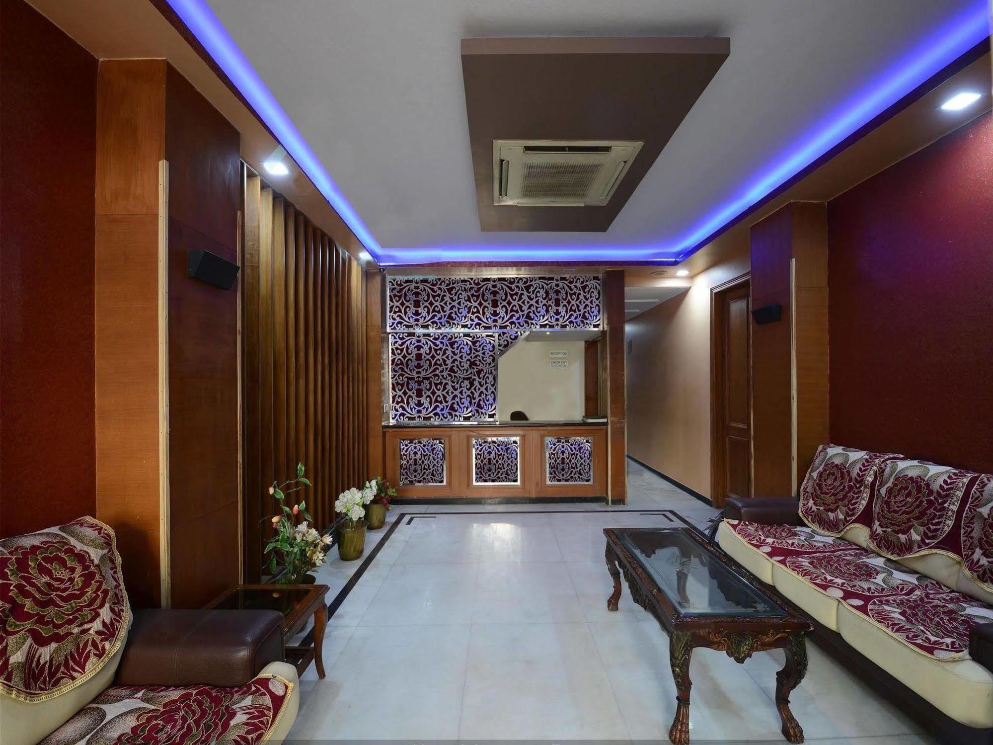 Airport Hotel Vishal Residency Ню Делхи Екстериор снимка