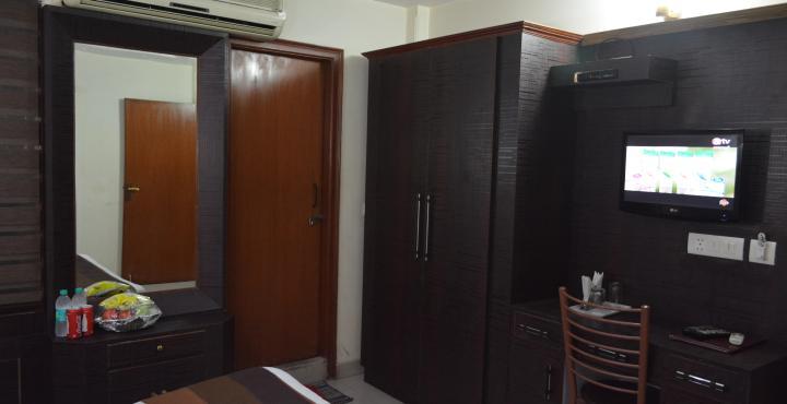 Airport Hotel Vishal Residency Ню Делхи Екстериор снимка