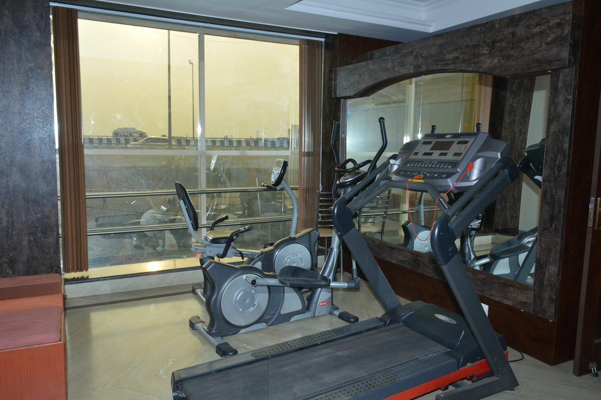 Airport Hotel Vishal Residency Ню Делхи Екстериор снимка
