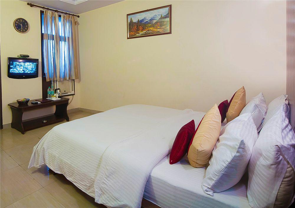 Airport Hotel Vishal Residency Ню Делхи Екстериор снимка